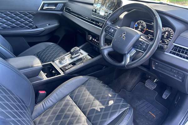 2022 Mitsubishi Outlander Exceed ZM thumb-15