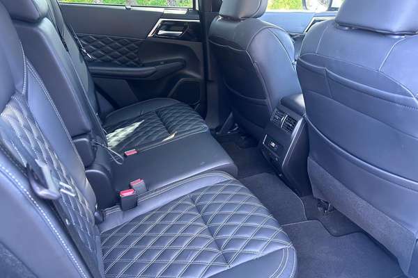2022 Mitsubishi Outlander Exceed ZM thumb-17