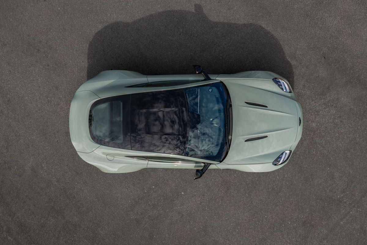 2025 Aston Martin Vantage