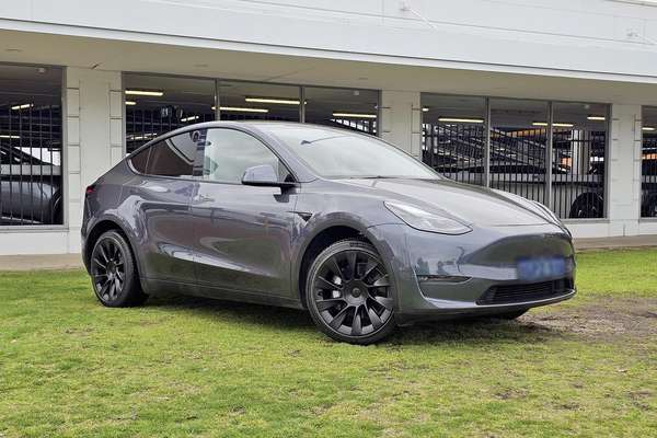 2024 Tesla Model Y Long Range