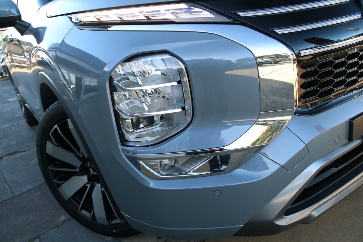 2025 Mitsubishi Outlander Exceed ZM