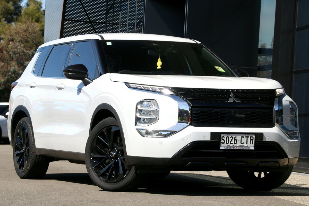 2024 Mitsubishi Outlander Black Edition ZM