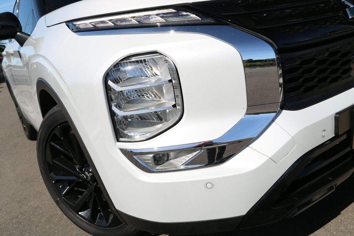2024 Mitsubishi Outlander Black Edition ZM