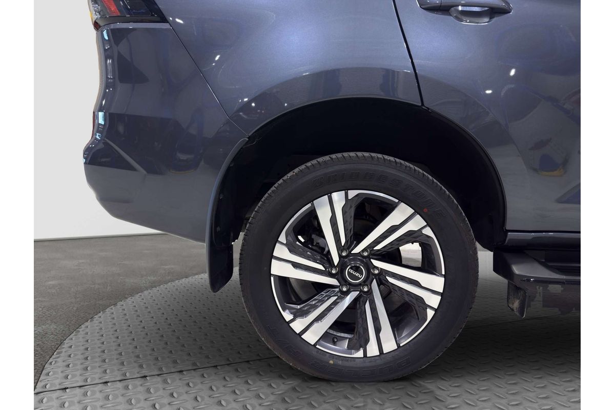 2025 Isuzu MU-X LS-T image 3