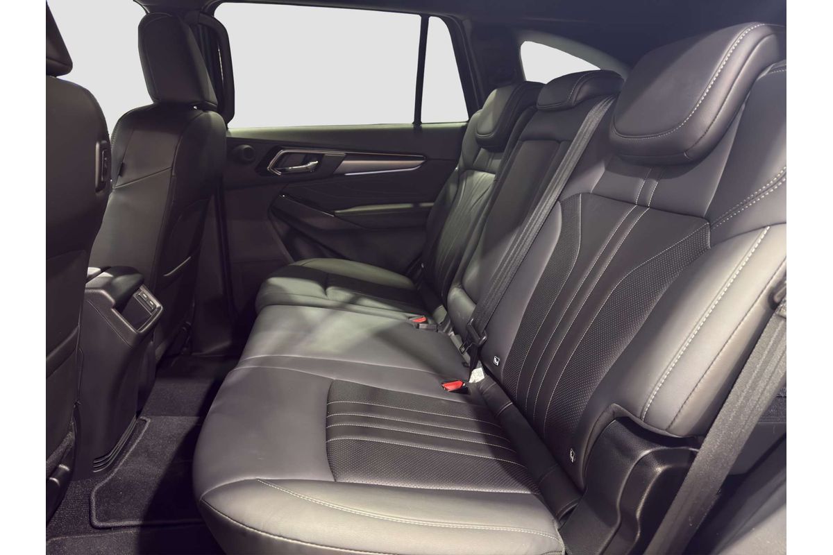 2025 Isuzu MU-X LS-T image 13
