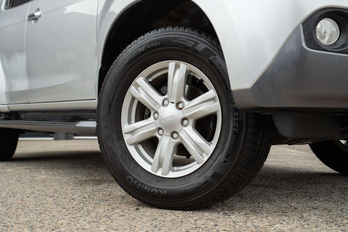 2015 Isuzu MU-X LS-T