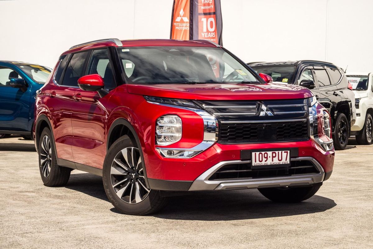 2025 Mitsubishi Outlander LS ZM