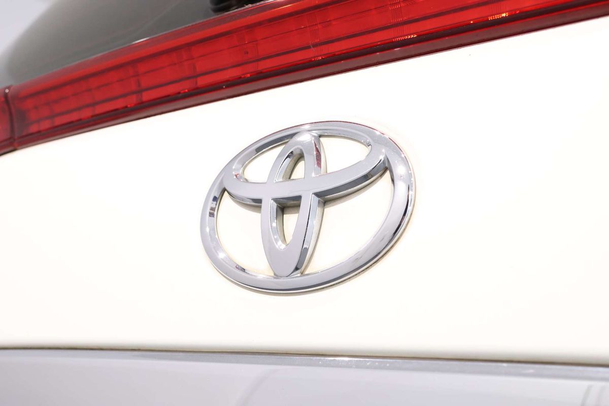 2017 Toyota Tarago GLi ACR50R