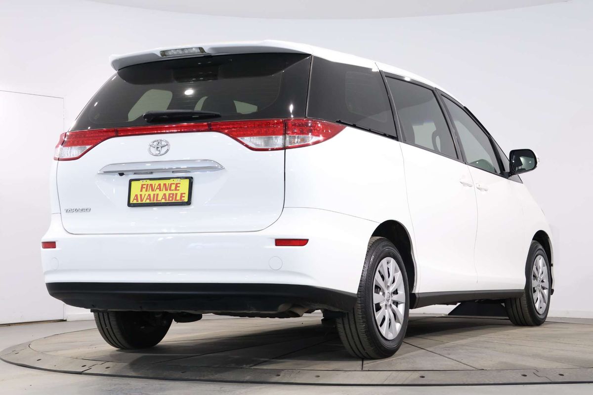 2017 Toyota Tarago GLi ACR50R