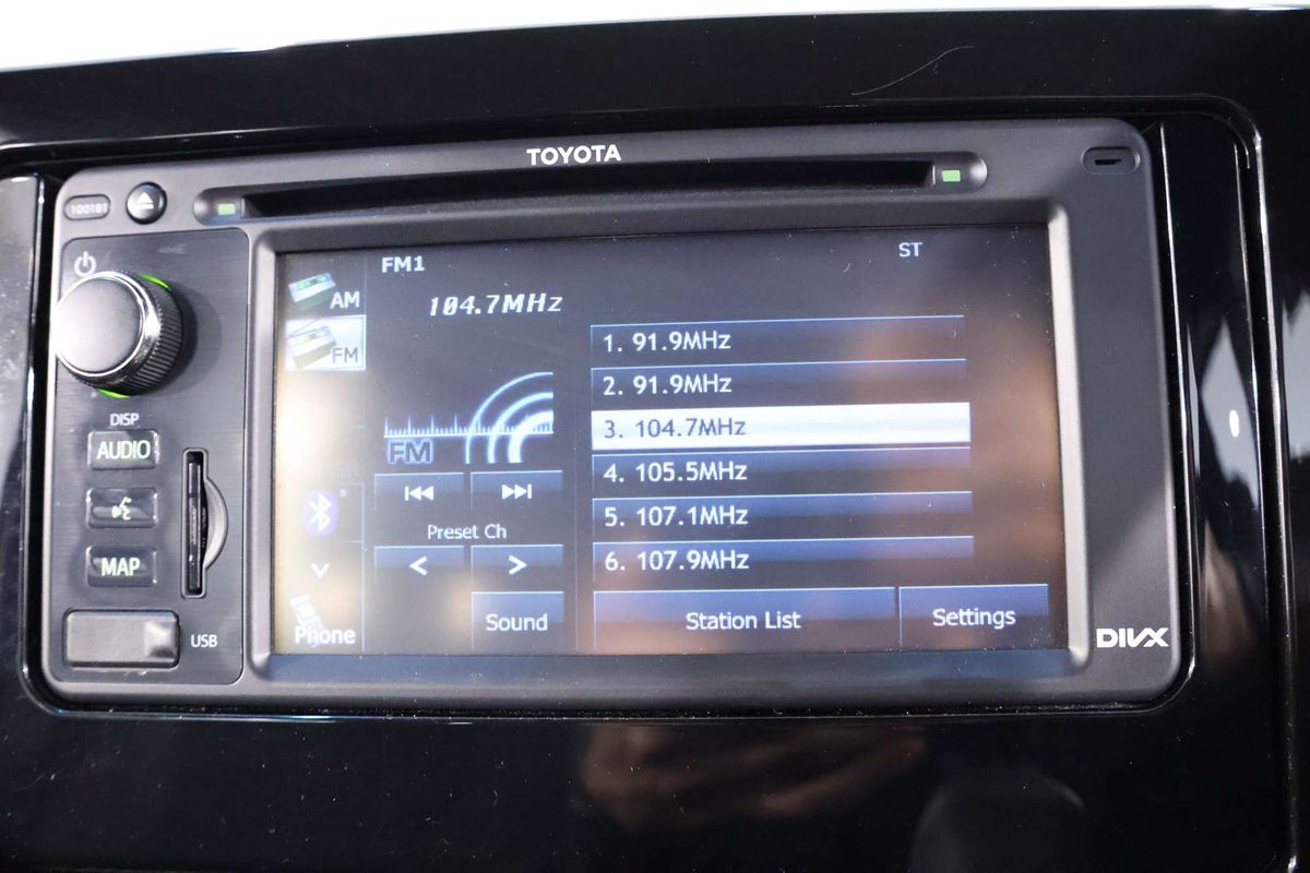 2017 Toyota Tarago GLi ACR50R