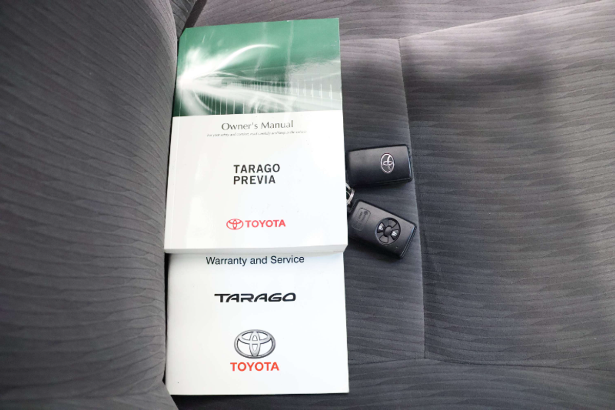 2017 Toyota Tarago GLi ACR50R
