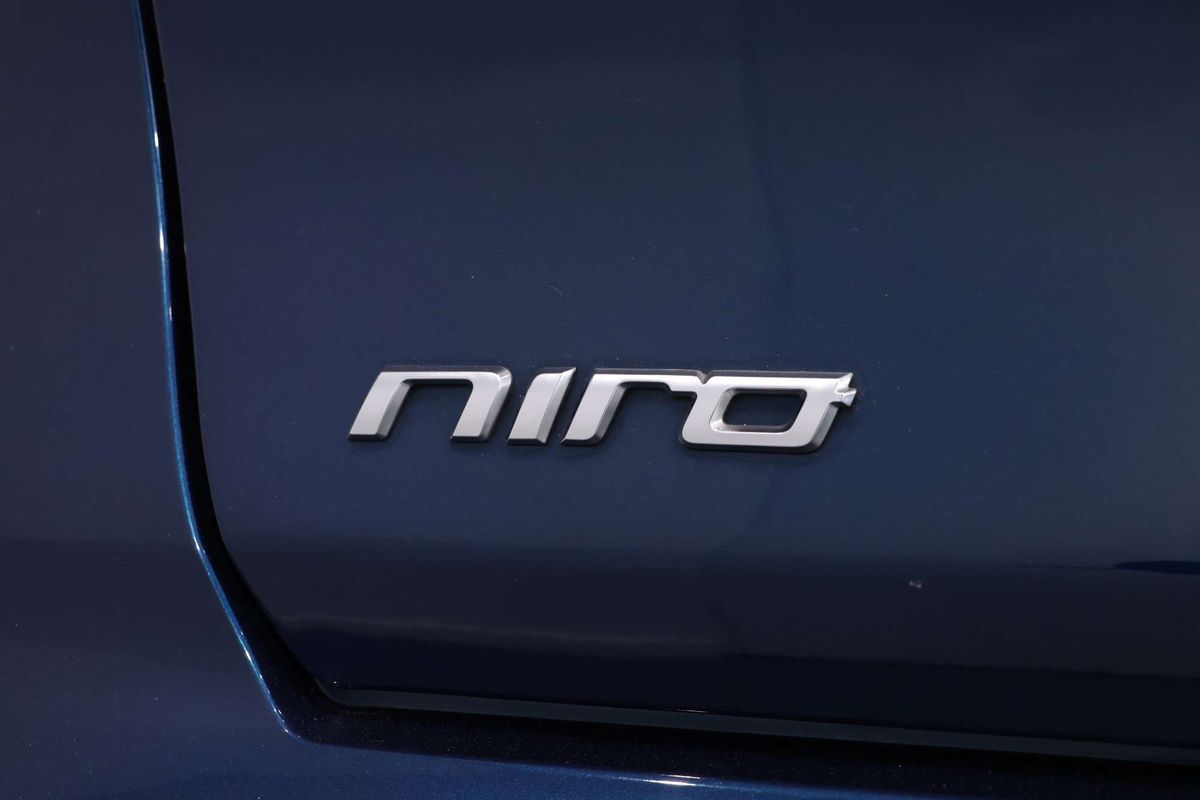 2021 Kia Niro Hybrid Sport DE