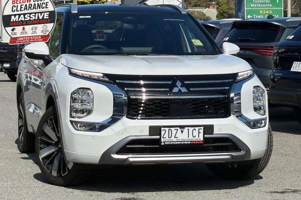 2025 Mitsubishi Outlander Exceed Tourer ZM