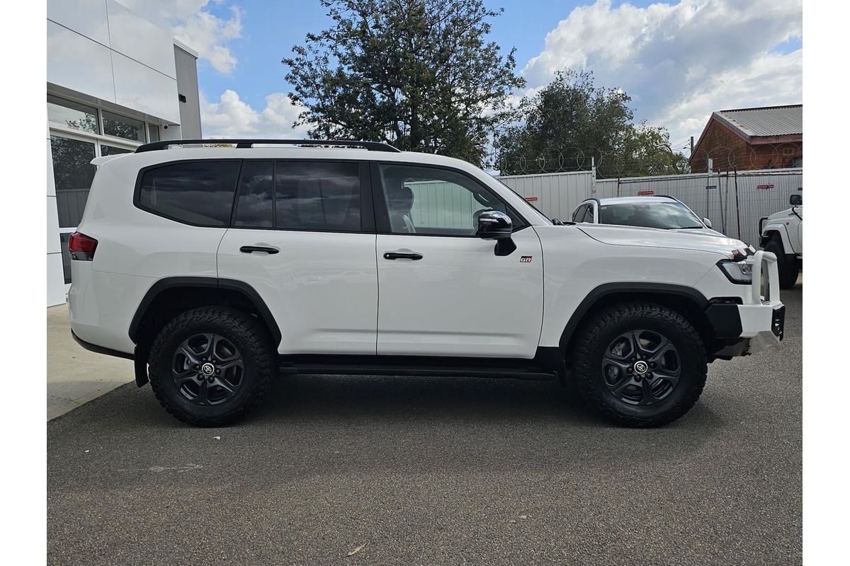 2021 Toyota Landcruiser GR Sport FJA300R