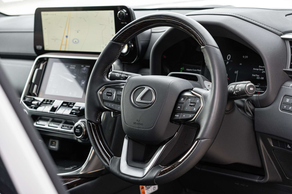 2026 Lexus LX LX700h Sports Luxury VJH310R