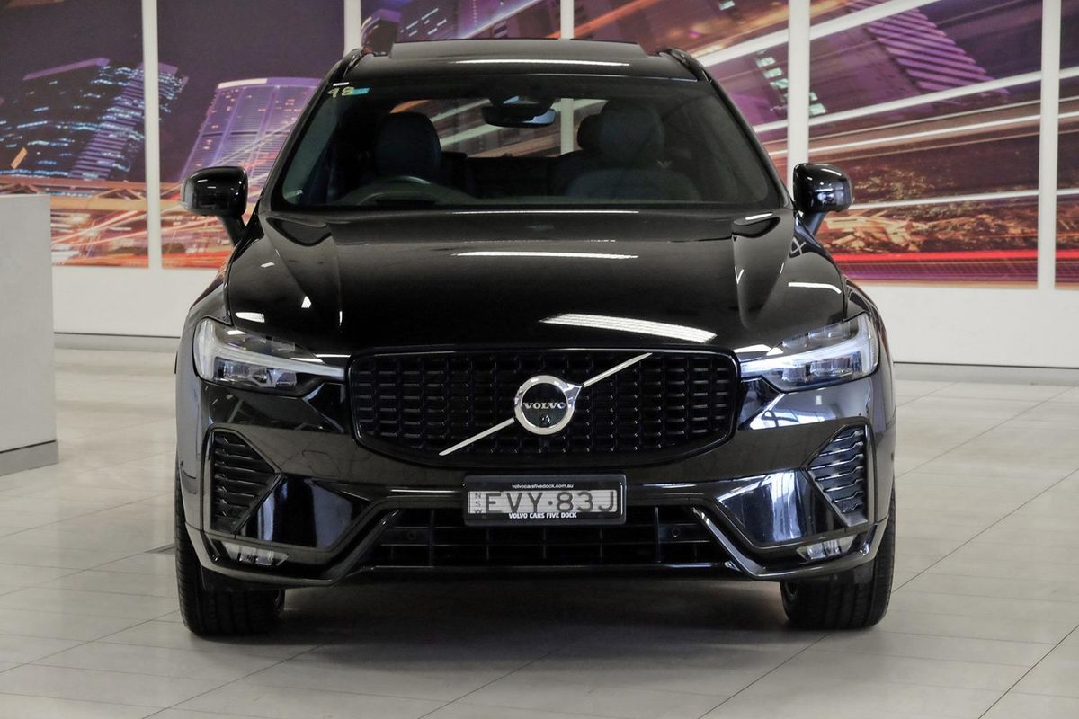 2022 Volvo XC60 Ultimate B6 Dark image 4