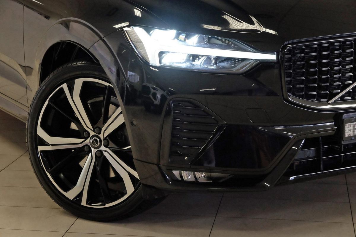 2022 Volvo XC60 Ultimate B6 Dark image 6