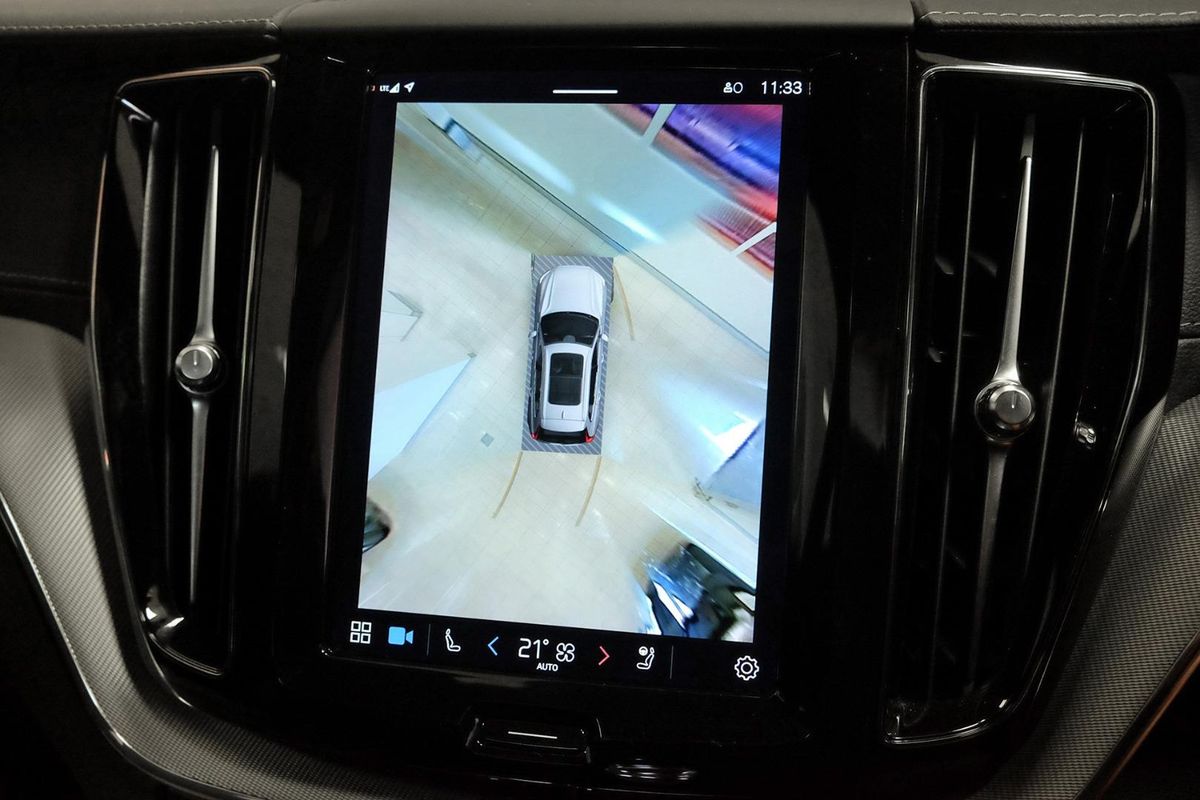 2022 Volvo XC60 Ultimate B6 Dark image 13