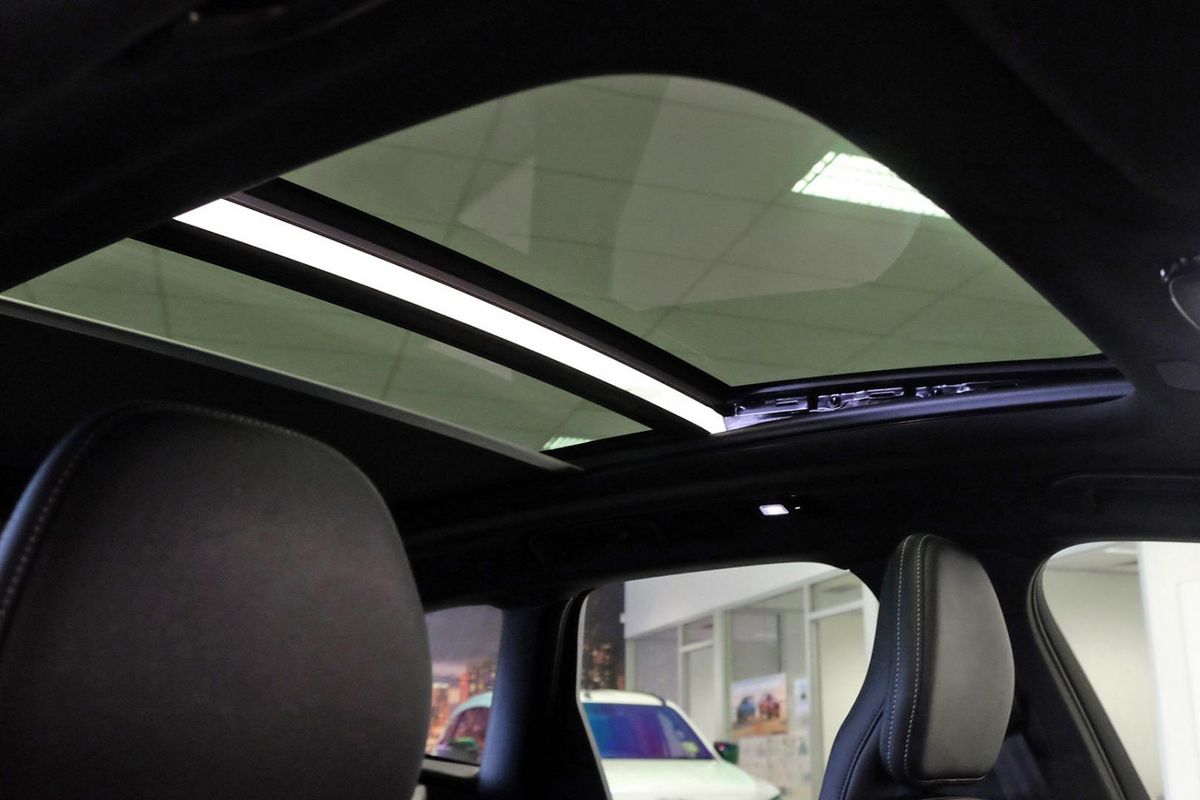 2022 Volvo XC60 Ultimate B6 Dark image 15