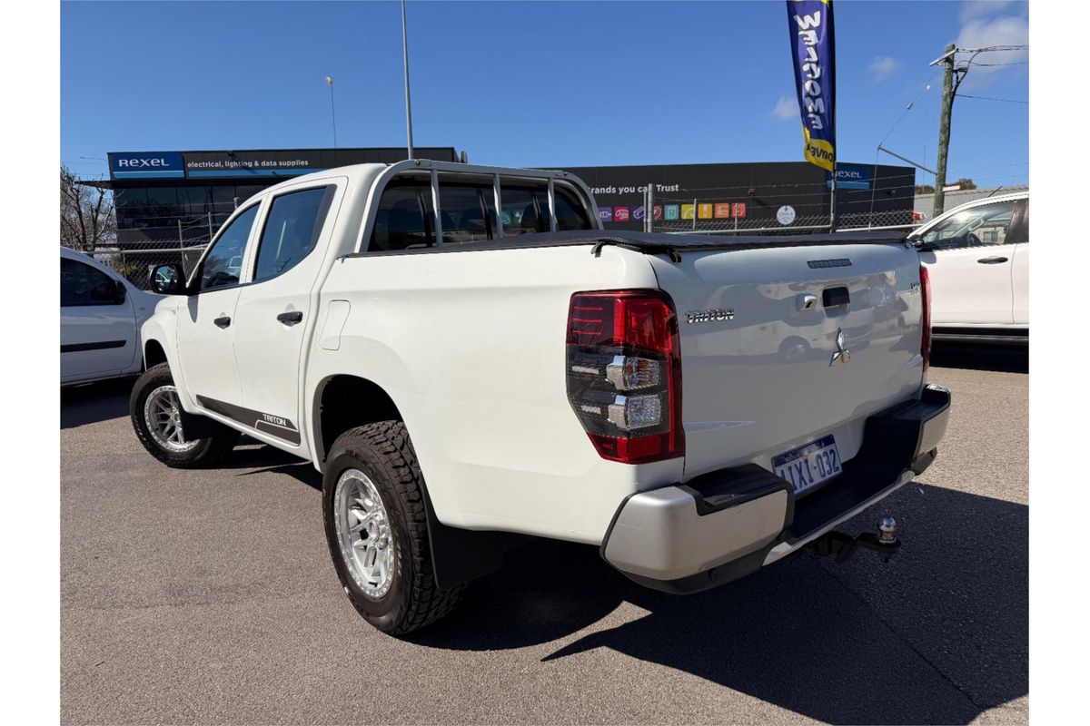 2020 Mitsubishi Triton GLX ADAS MR 4X4