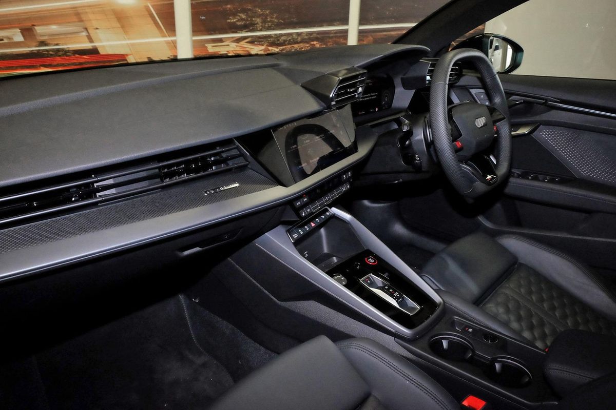 2025 Audi RS3 GY image 9