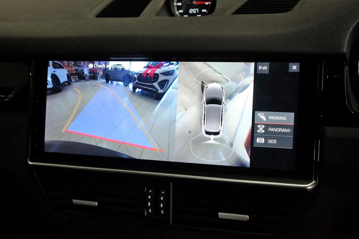 2018 Porsche Cayenne S 9YA image 13