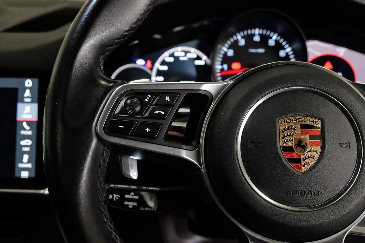 2018 Porsche Cayenne S 9YA image 15