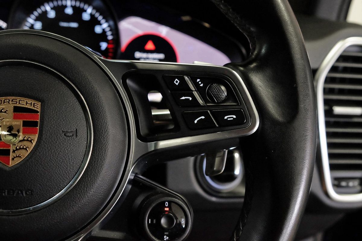 2018 Porsche Cayenne S 9YA image 16