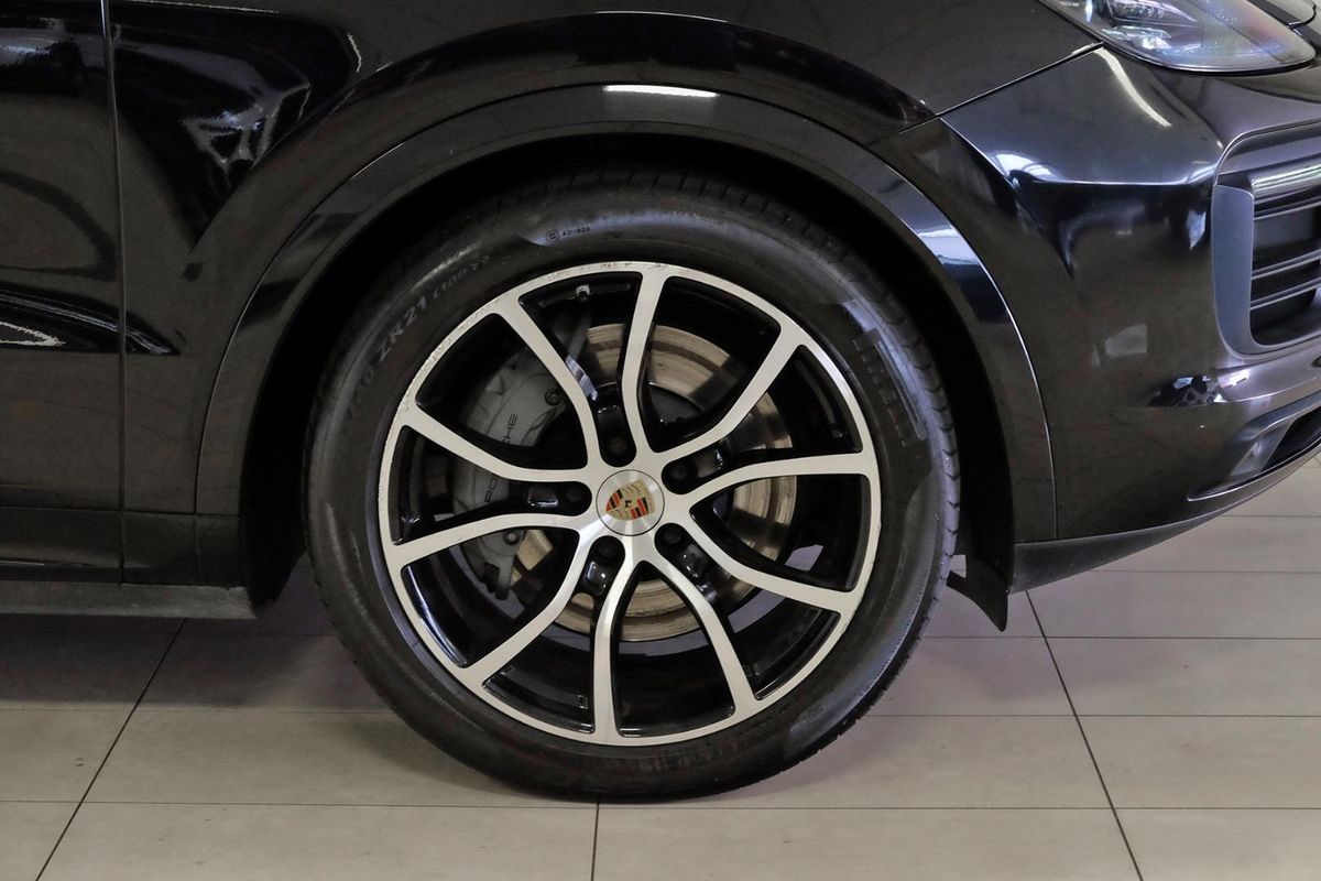 2018 Porsche Cayenne S 9YA image 21
