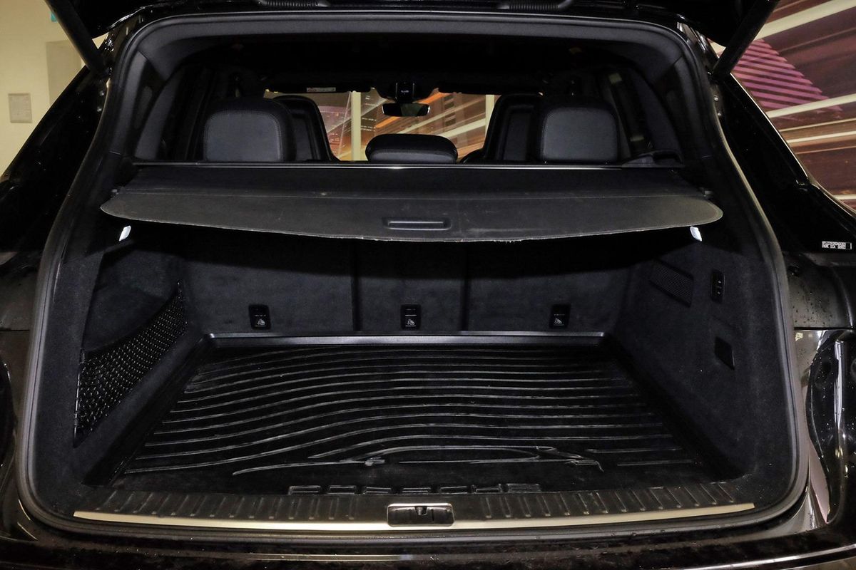 2018 Porsche Cayenne S 9YA image 22