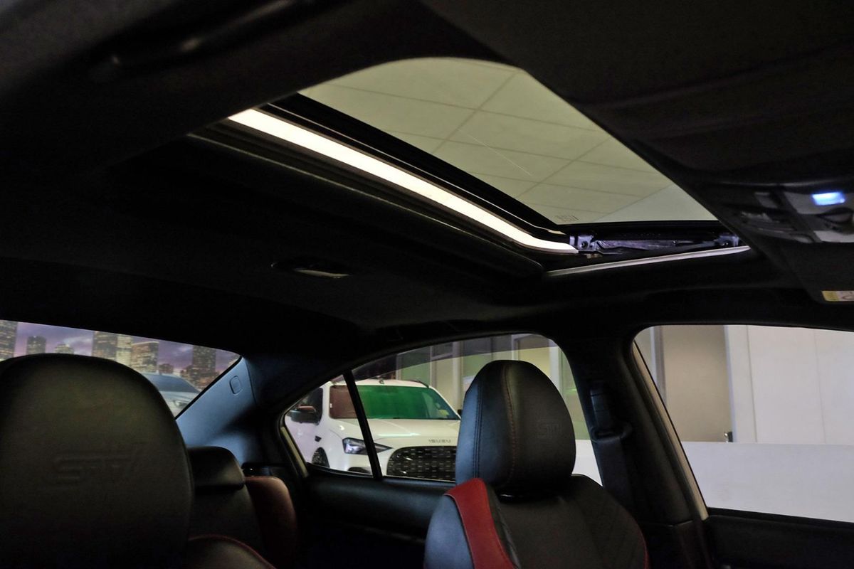 2015 Subaru WRX STI Premium VA image 18