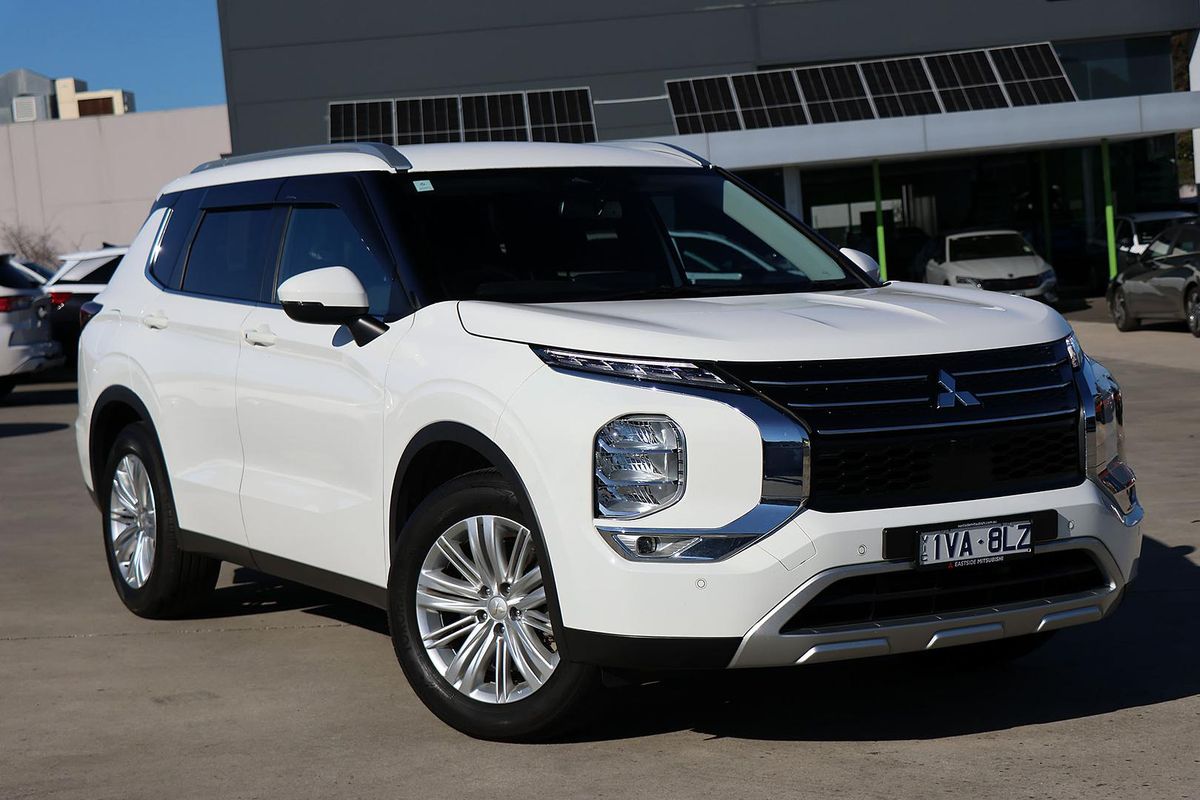 2023 Mitsubishi Outlander LS ZM