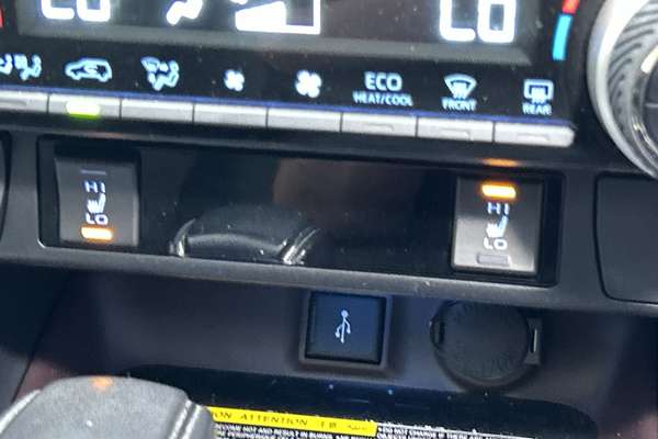 2020 Toyota RAV4 Cruiser AXAH54R thumb-16