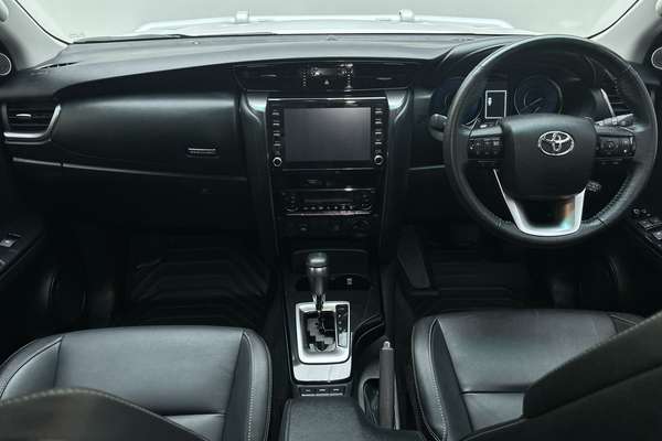 2024 Toyota Fortuner GXL GUN156R thumb-19