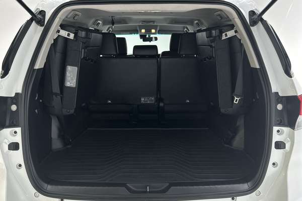 2024 Toyota Fortuner GXL GUN156R thumb-20