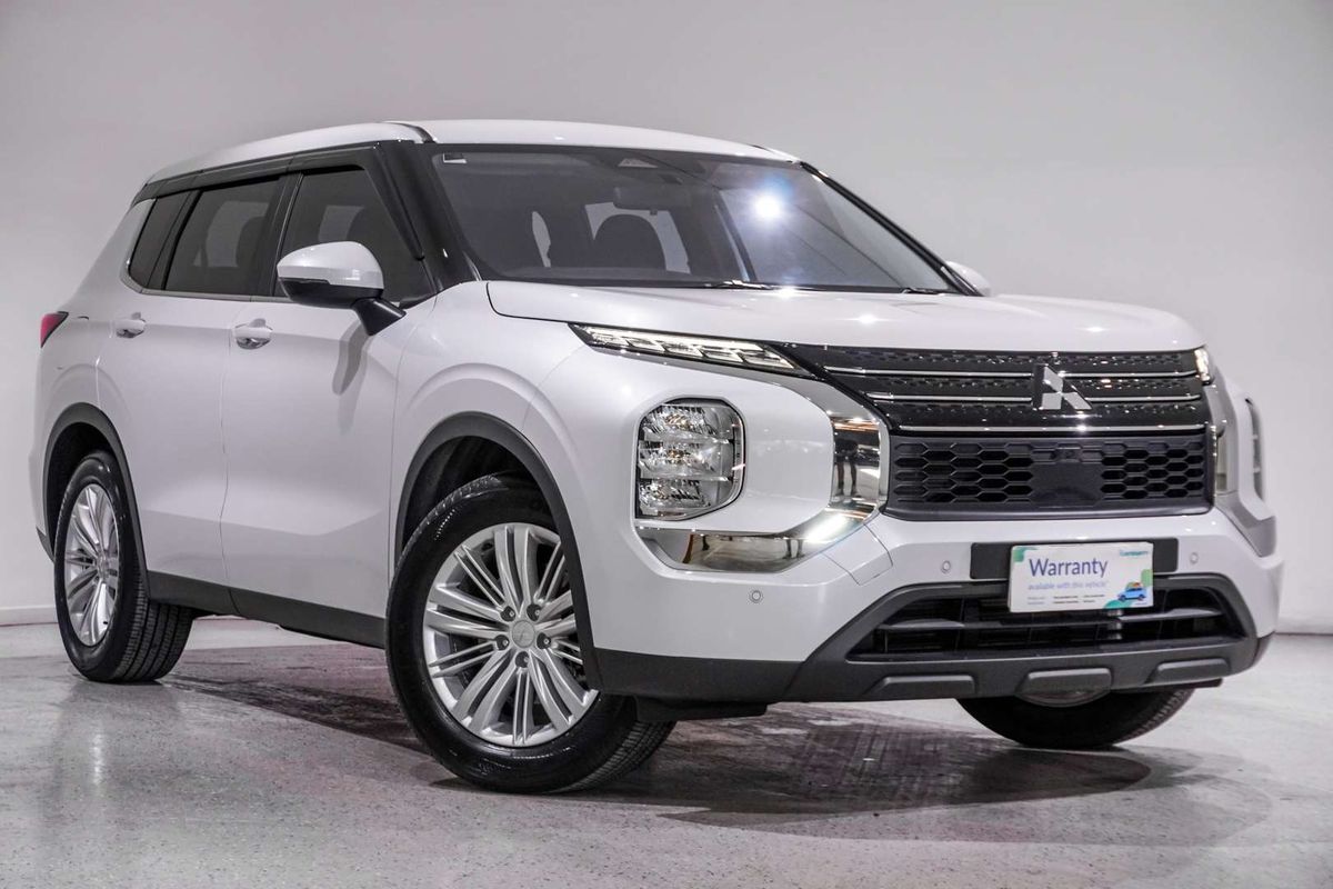 2024 Mitsubishi Outlander ES ZM
