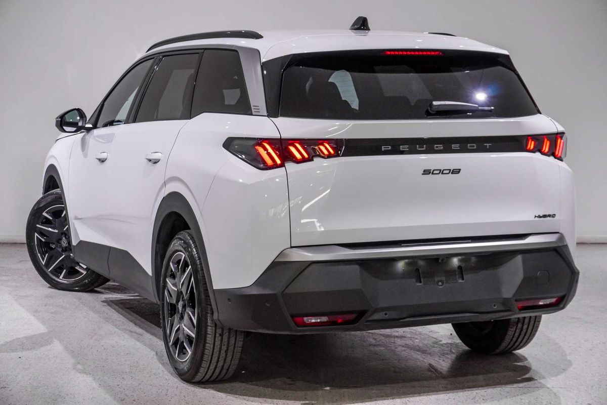 2025 Peugeot 5008 Allure Hybrid P74