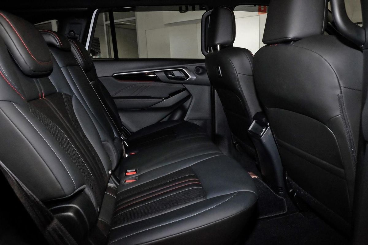 2026 Isuzu MU-X X-TERRAIN image 14