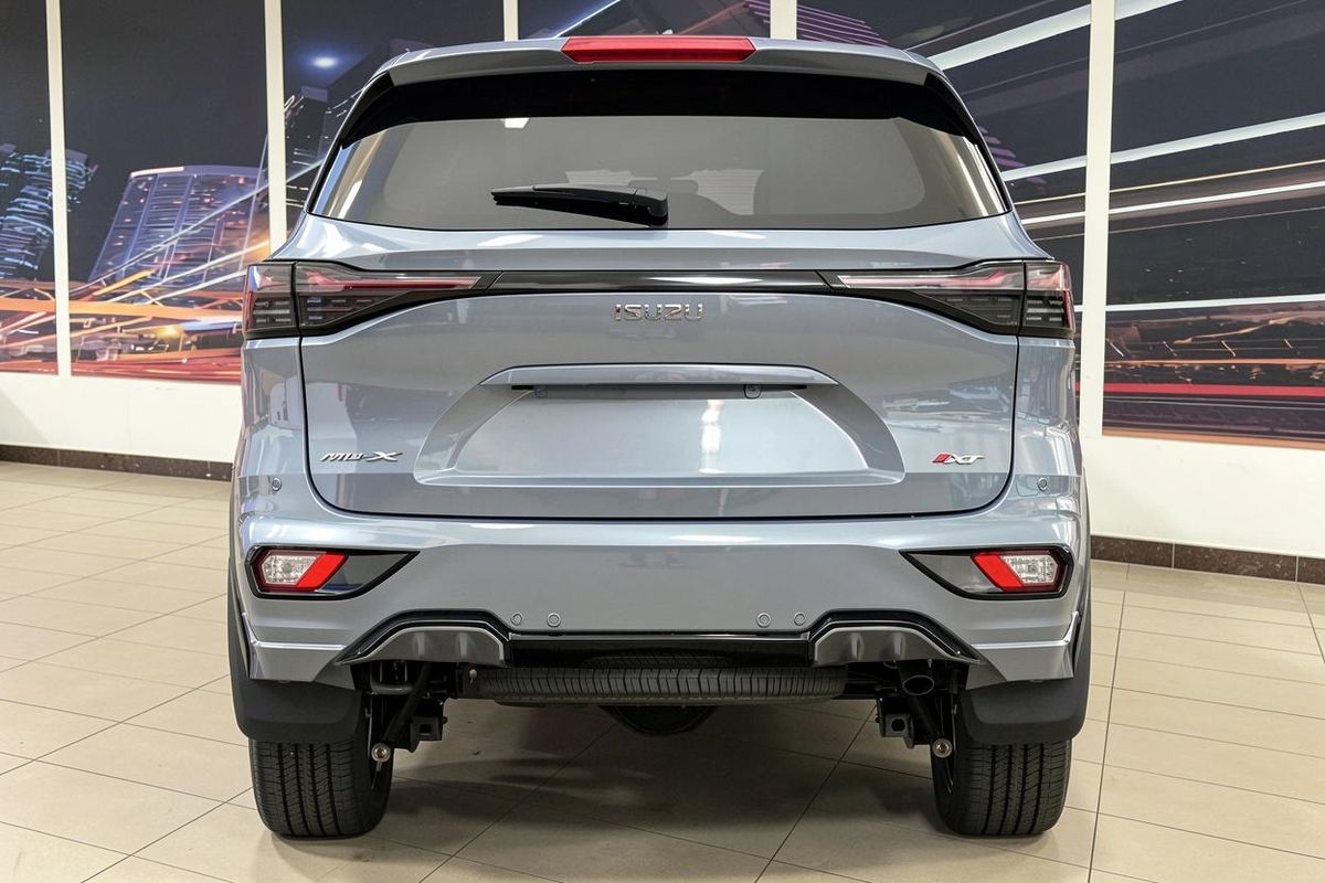 2026 Isuzu MU-X X-TERRAIN image 5