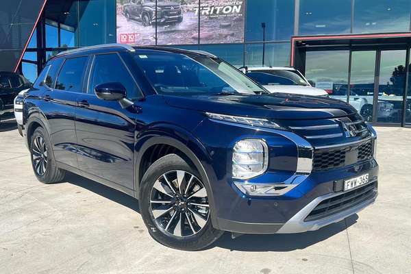 2025 Mitsubishi Outlander LS ZM