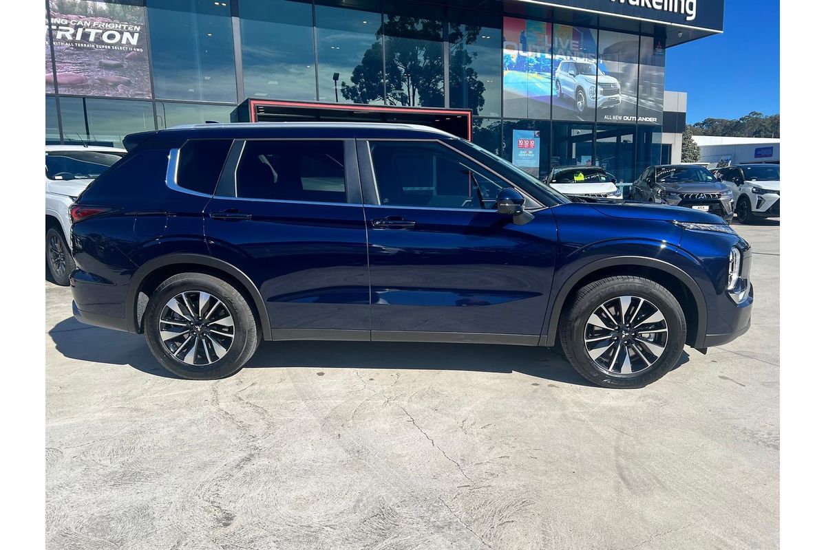2025 Mitsubishi Outlander LS ZM
