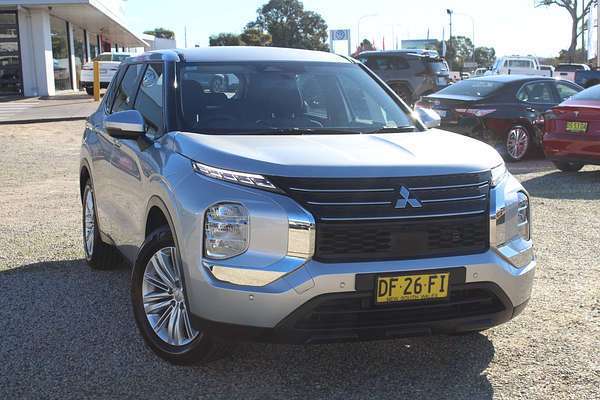 2022 Mitsubishi Outlander ES ZM