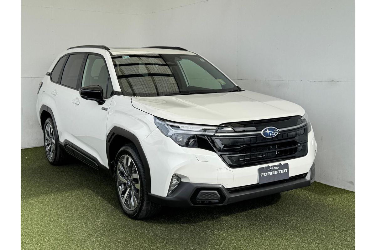 2025 Subaru Forester Hybrid Touring S6