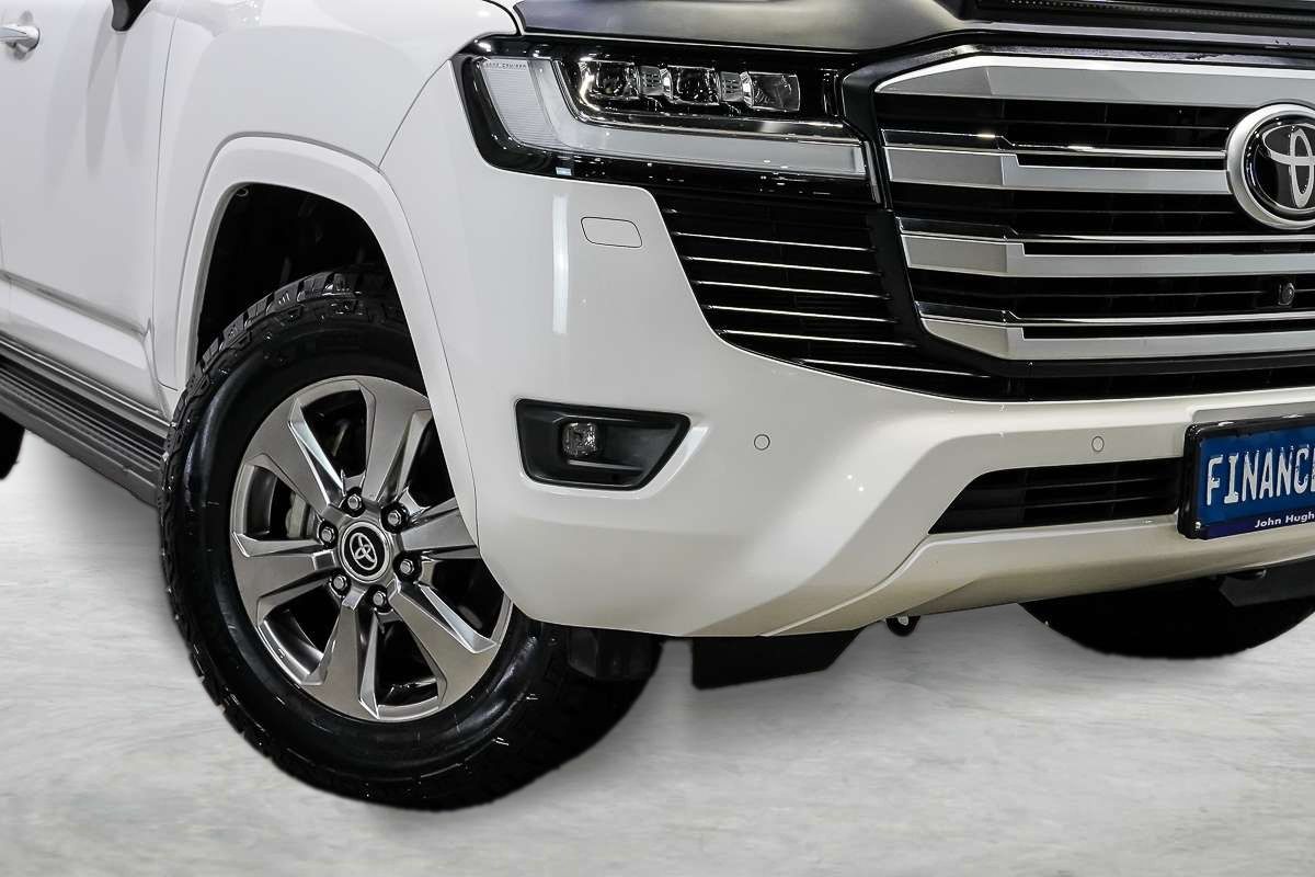 2022 Toyota Landcruiser Sahara FJA300R