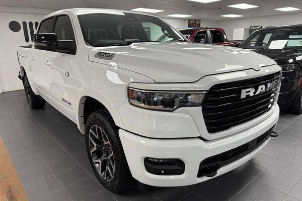 2025 RAM 1500 Laramie Sport Hurricane SO RamBox DT 4X4 SWB