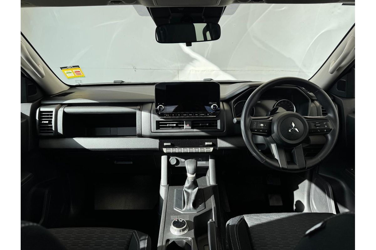 2025 Mitsubishi Triton GLX+ MV 4X4 image 3