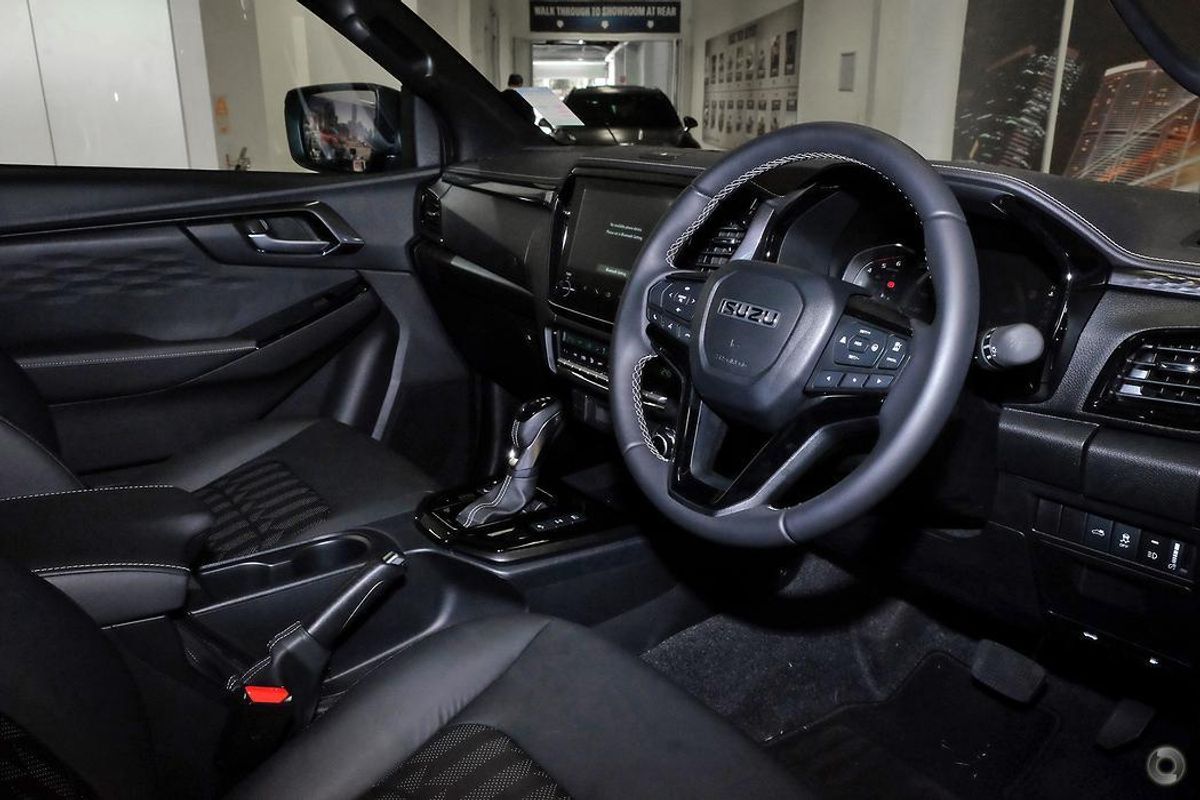 2026 Isuzu D-MAX BLADE 4X4 image 18