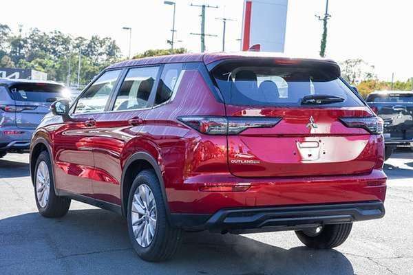 2026 Mitsubishi Outlander ES ZM thumb-3