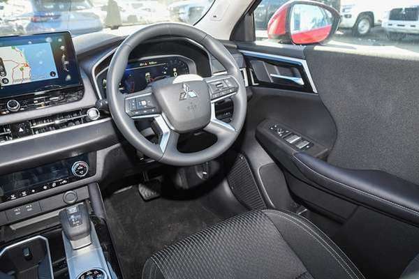 2026 Mitsubishi Outlander ES ZM thumb-10