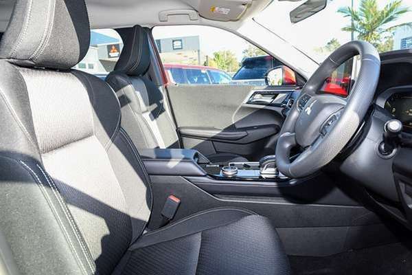 2026 Mitsubishi Outlander ES ZM thumb-7